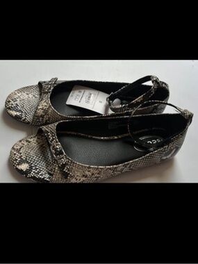 Snake-Print Ankle Strap Ballet Flats - Neutral
